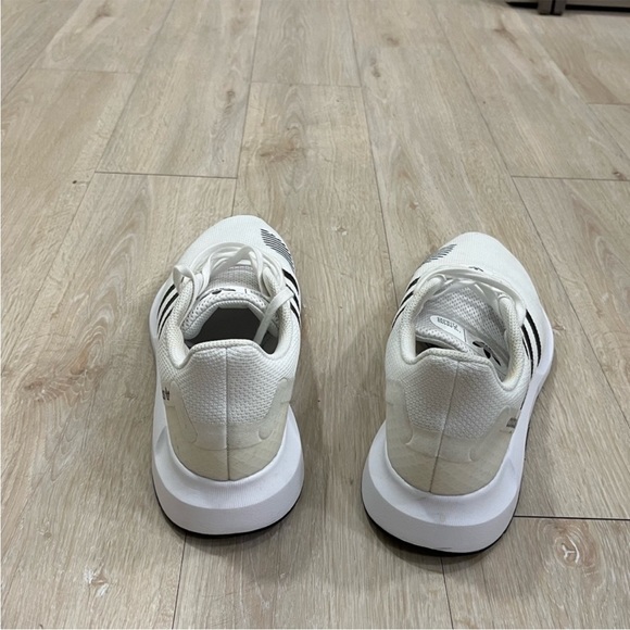 2 pairs of Adidas shoes. Mens size 12, excellent condition - Picture 7 of 8